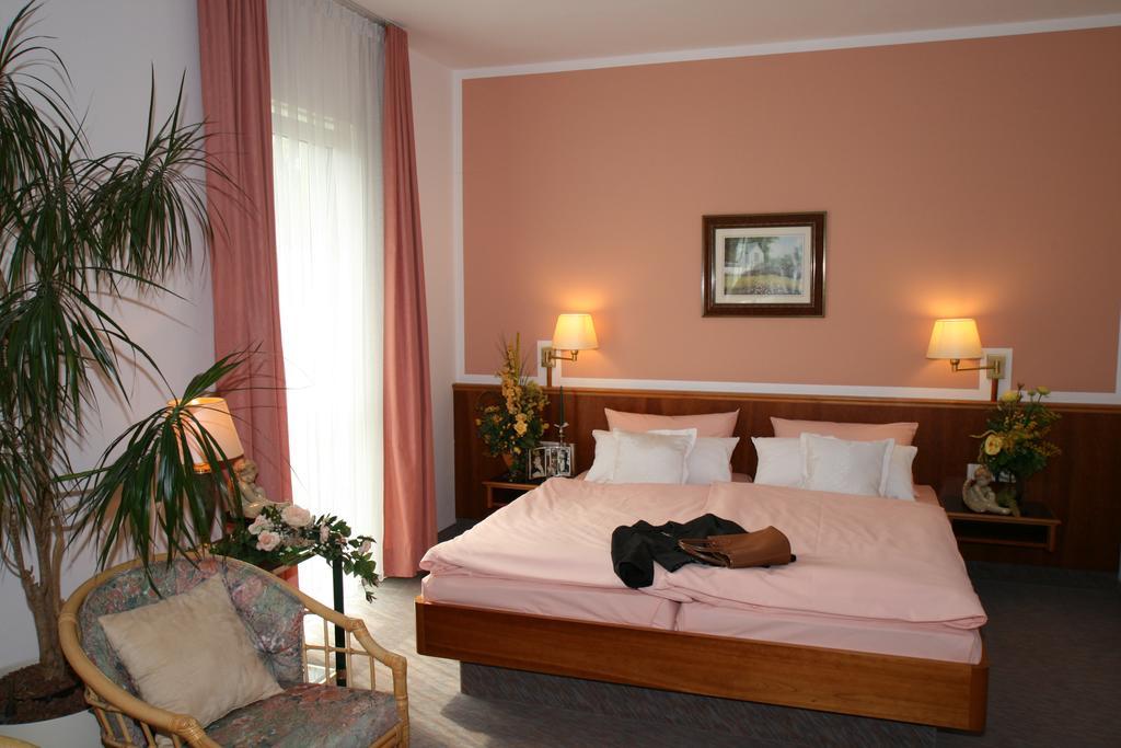Hotel Dorotheenhof Cottbus Room photo